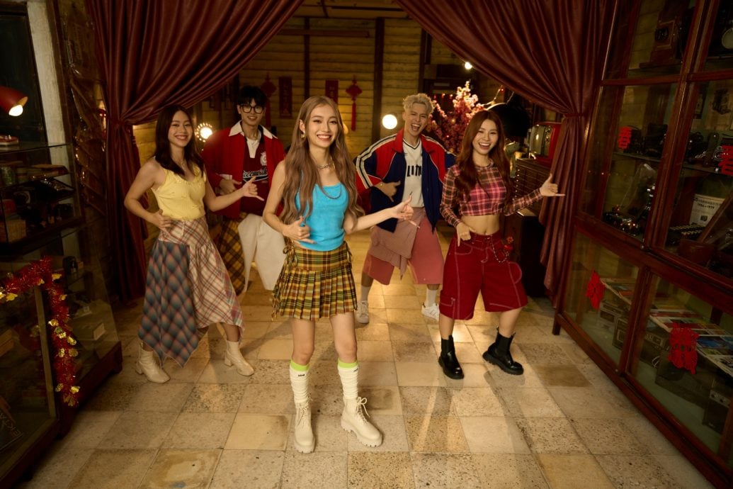 打造马年贺岁歌《你好我好新年好》 许佳麟从早拍到晚长胡渣