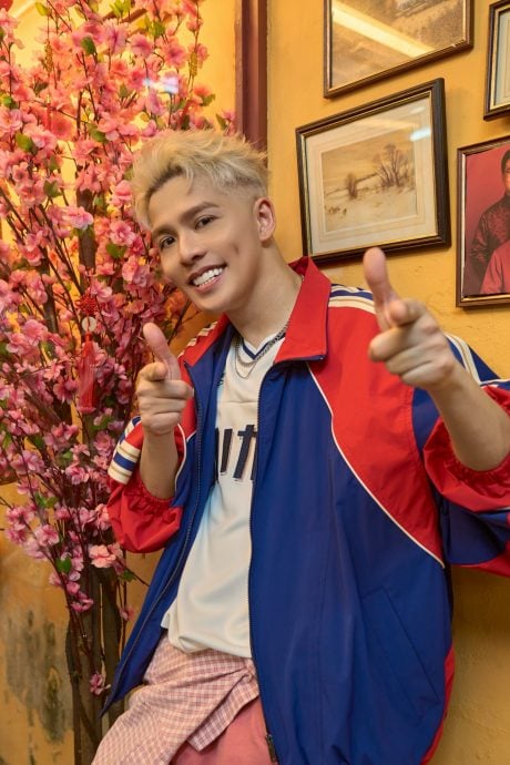 打造马年贺岁歌《你好我好新年好》 许佳麟从早拍到晚长胡渣