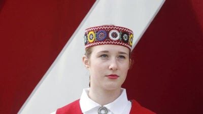 拉脱维亚爆男荒！女性被迫“租老公” 性别比失衡原因曝光