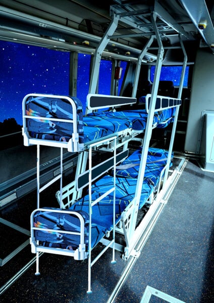 拚图)日本推出卧铺夜巴线路