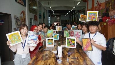 挑战“飞狐”峇迪彩绘  13中国学生沉浸式研学