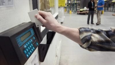 提早上班是“不当行为”被炒　女子告公司竟败诉