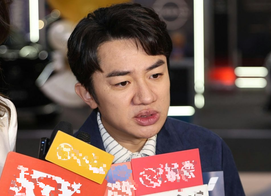 提起朋友命丧宏福苑火灾 王祖蓝泛泪:不说太多