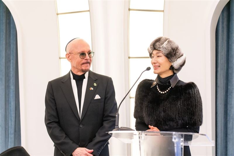 播映未曝光歌曲MV 坣娜追思遗照惹泪