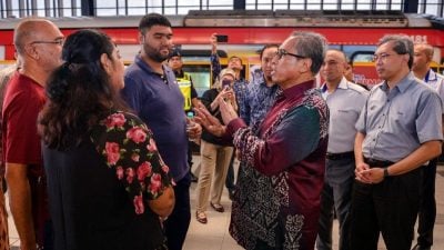 政府首秘：与AKPK携手辅导   遏止公仆过度负债