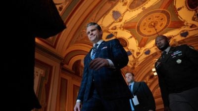 敌对升级 据报美军两架战机飞入委内瑞拉领空