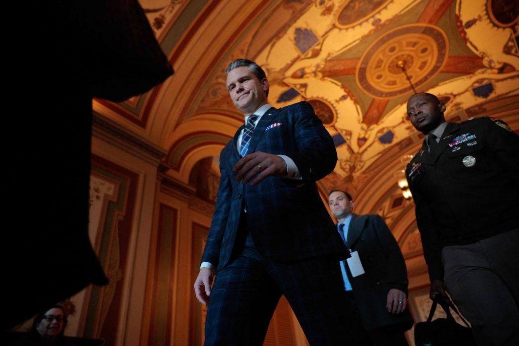 敌对升级 据报美军两架战机飞入委内瑞拉领空