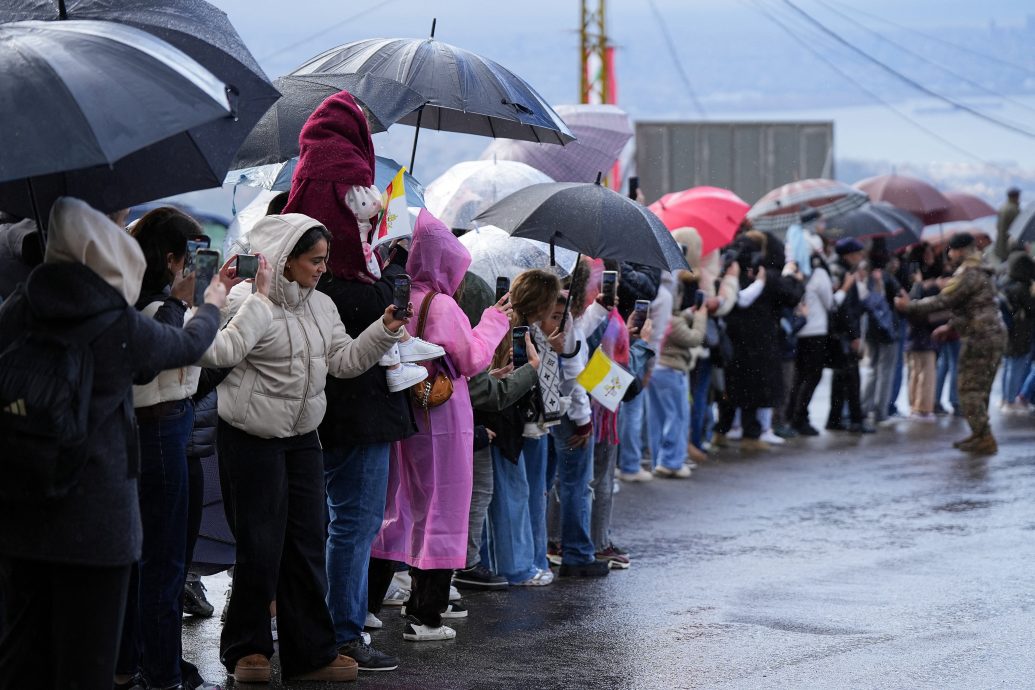 教宗良十四世访黎巴嫩 为中东地区和平祷告