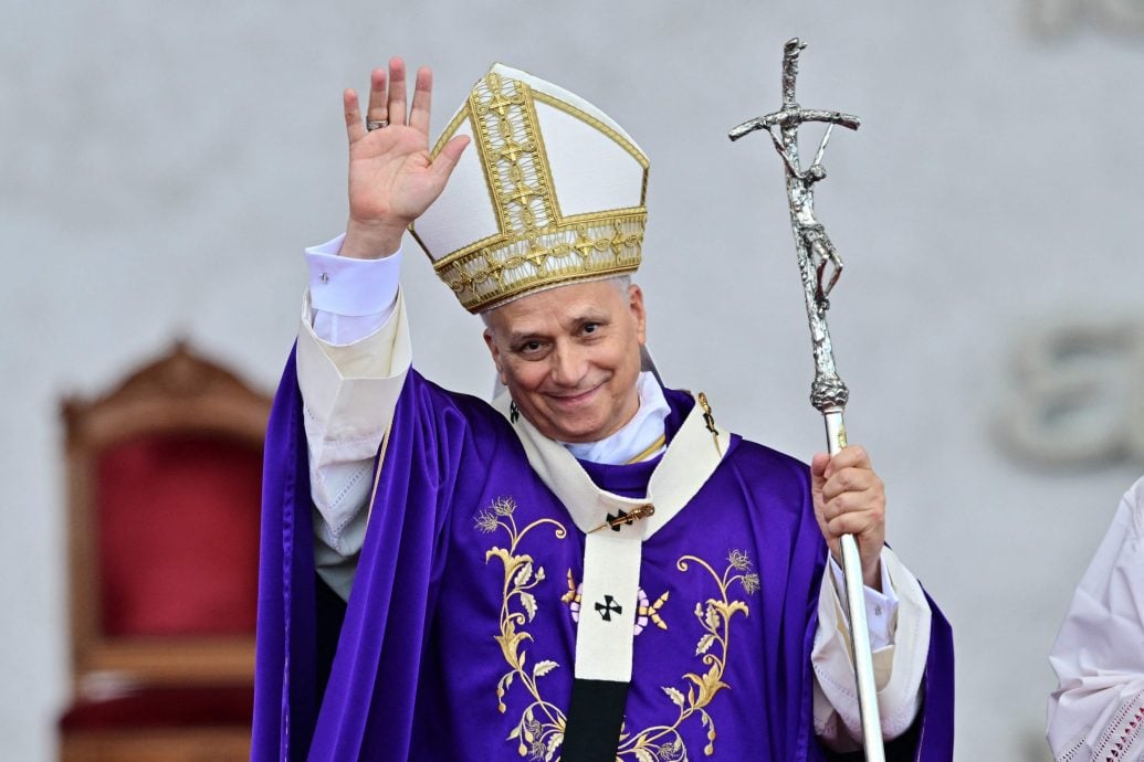 教宗贝鲁特海滨主持弥撒   访港口爆炸现场会见幸存者与遗属