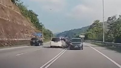 断崖岭惨烈车祸！摩托骑士疑超车不遂 迎面撞休旅车身亡