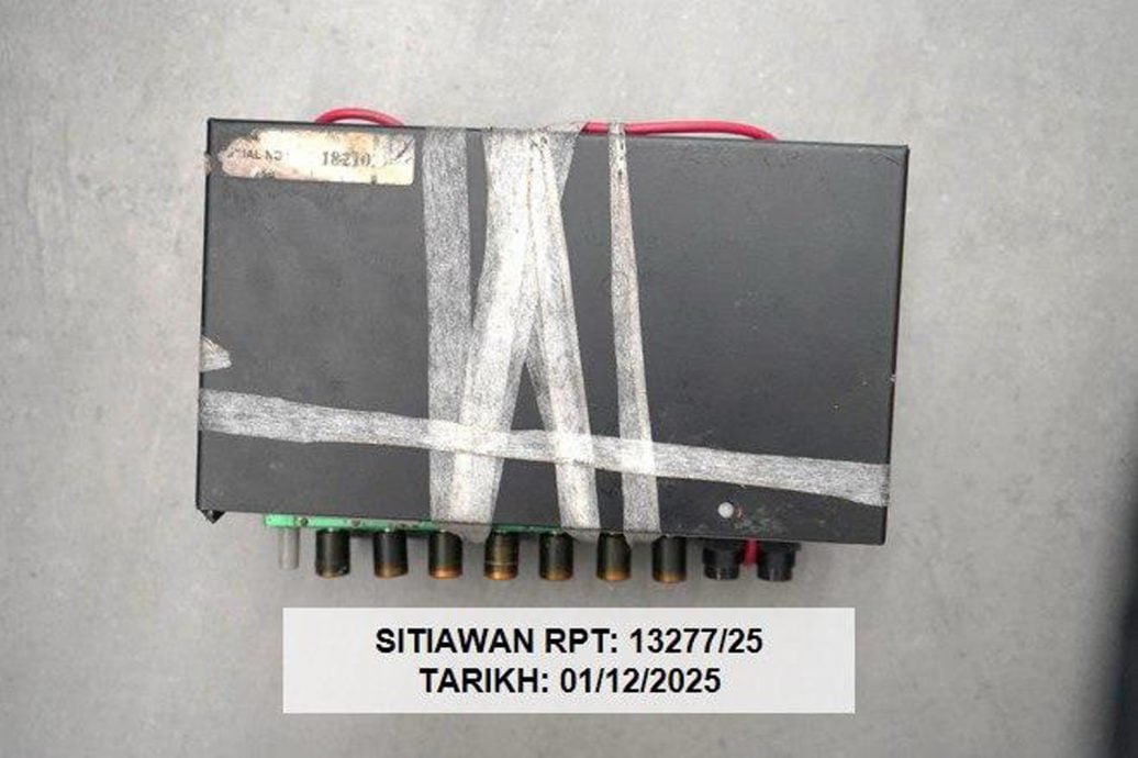 斯里曼绒便利店“诈弹”惊魂 警逮一男助查