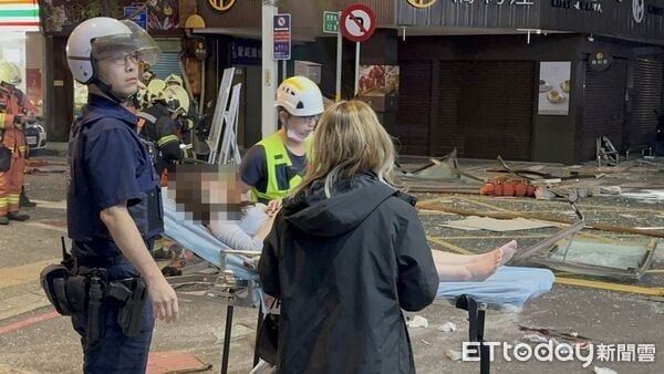 新北板桥餐厅凌晨突气爆! 整层炸烂4女1男送医