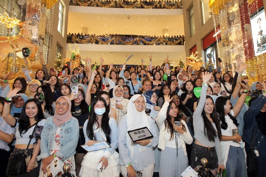 无法接受可爱三连拍 陈哲远竟自掴巴掌