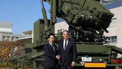 日澳防长会谈重申合作