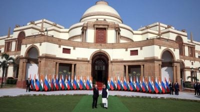 普汀访印度｜普汀批评美国就买俄油惩罚印度“自己能买，为何印度不行？”