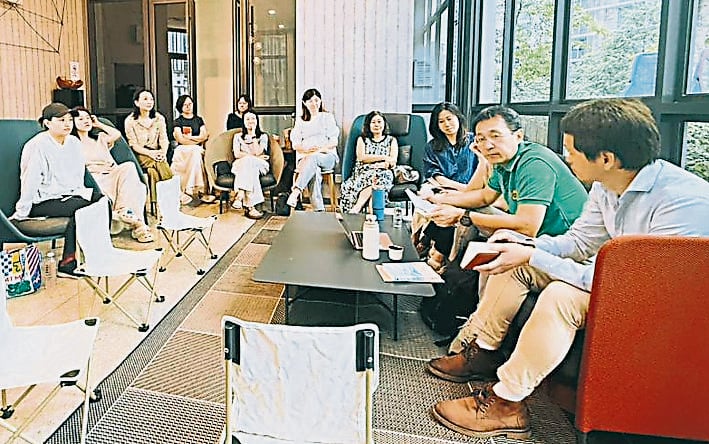 暖势力/中国家长成立ISKL中文读书会/9图