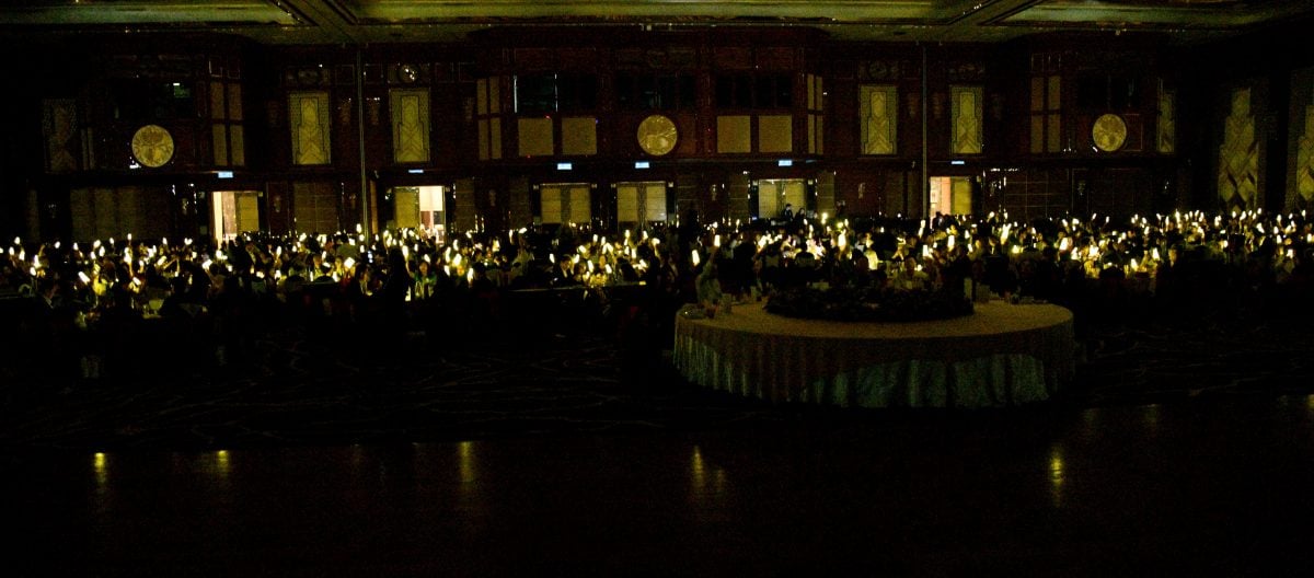 暖势力//筹百万助清寒生与重症患者 “人生伸展台”创办人颜海伦现场落发圆愿