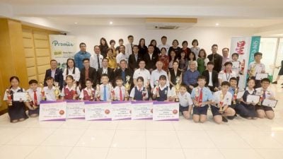 学生阅报计划全国颁奖礼 侨光华小夺团体冠军