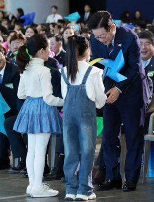 李在明：韩国必须走向统一　提议恢复南北联络管道