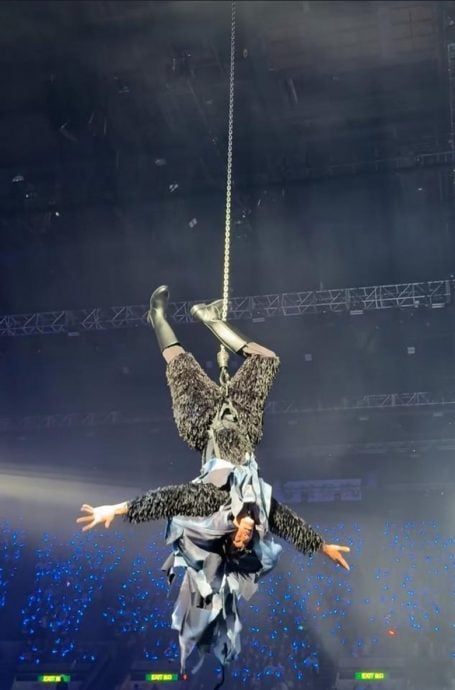 杨千嬅舞台设备临时失灵　特技人员悬空无法降落