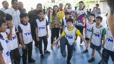 杨巧双：拨逾3万推动  让藤球走进华淡小