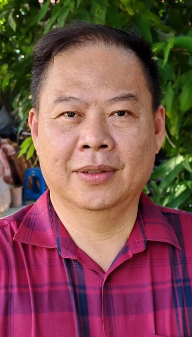 柔：头条之一：民生特工队：峇达岗花园草场水沟设施年久失修