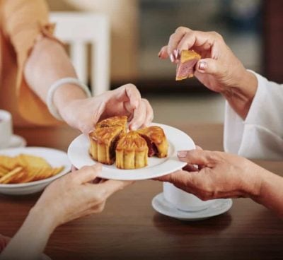 求真（全国版）网传“上海专家发现吃甜食的老人健康指数是吃蔬菜者的8倍不止”？网传研究查无可信来源且吃糖弊大于利应限制摄取量