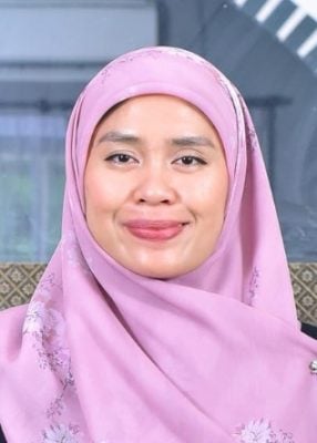 沙盟唯一华裔受委助理部长    17州议员宣誓为助理部长