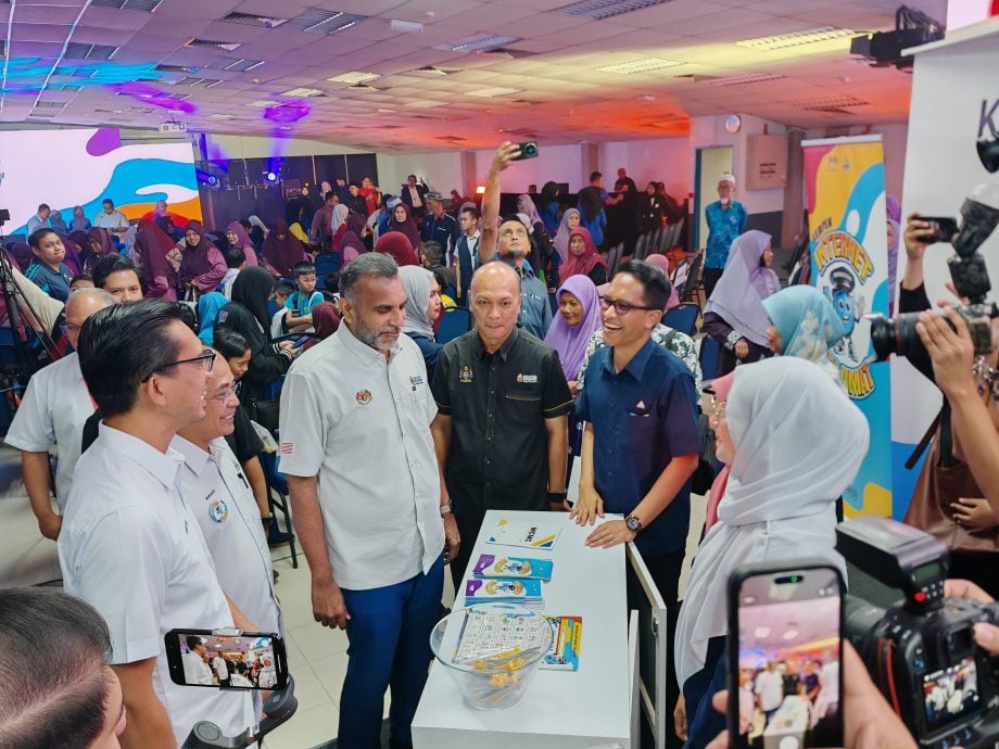 法米：“恋童癖2.0”行动查获88万份性犯罪电邮等，我们的数字空间已经被滥用于有害目的