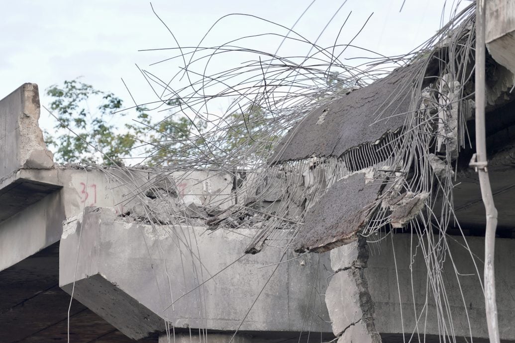 泰军出动F-16空袭柬埔寨菩萨省 炸断两座桥梁