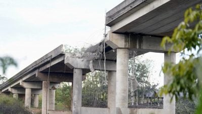 泰柬边境冲突 | 泰军出动F-16空袭柬菩萨省  炸断2桥梁