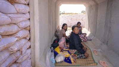 泰柬50万人疏散避难 特朗普称将与柬泰领导人通话解决冲突