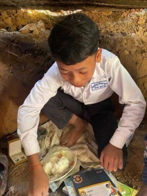 泰柬边境交火 数十万人急彻 小学生仓皇逃难画面曝光