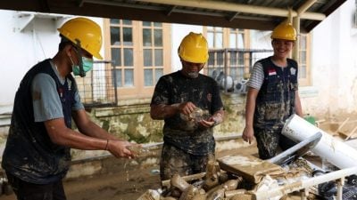 苏门答腊岛洪灾损失大  灾后重建需127亿
