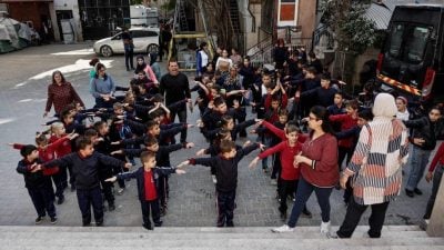 海合会通过《萨基尔宣言》强调落实加沙和平计划