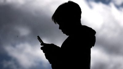 澳洲16岁社媒平台禁令将上路　全球青少年怎么看?