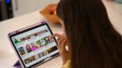 澳洲成全球第一个禁16岁以下儿童用社媒国家 总理：家庭骄傲的一天