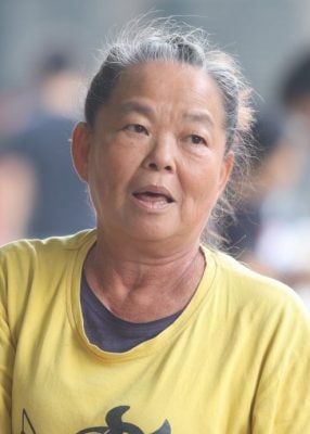 版头-大都会// 雨季冲击供应,本地菜价格上涨/9图