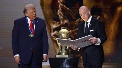 特朗普获国际足联和平奖遭质疑  世界杯抽签仪式成个人秀