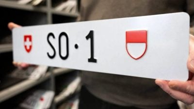 瑞士最贵车牌“SO 1”喊价180万 车主激烈竞标