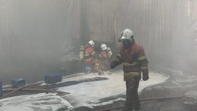 甲峇央东振工业园环保厂火灾 火势逾9小时终扑灭