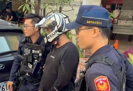 男子追债不遂怒挥刀 老板娘下跪求饶仍被砍死