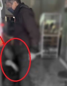 男子追债不遂怒挥刀 老板娘下跪求饶仍被砍死