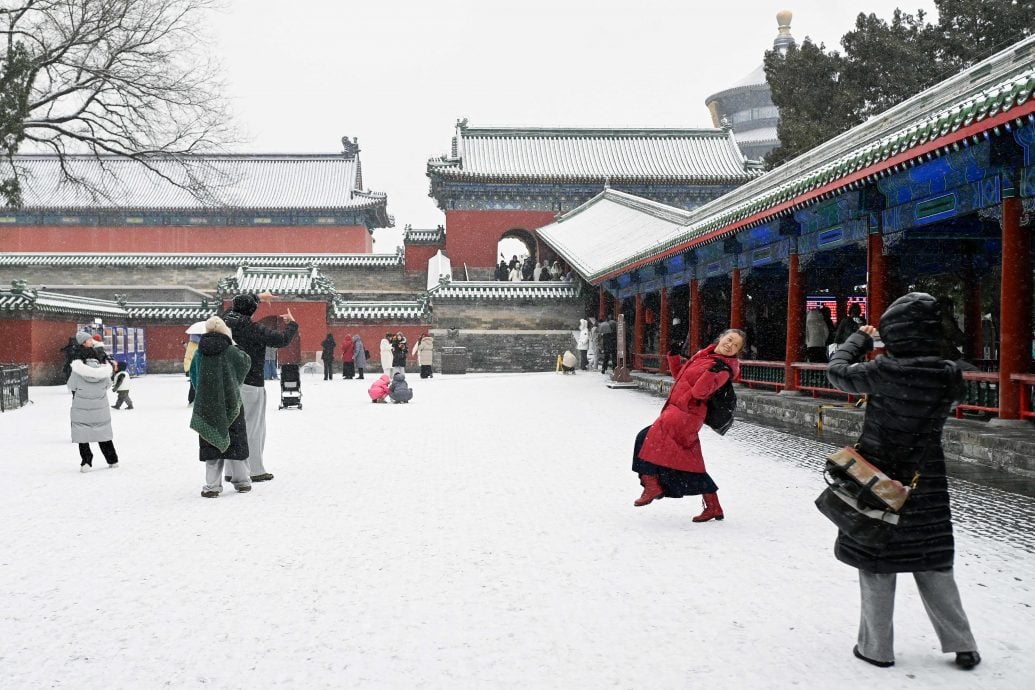 看世界三图)北京城区降雪 初雪时间较常年偏晚9天