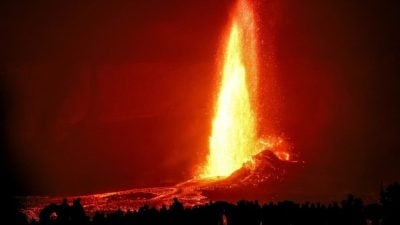 夏威夷几劳亚火山活跃　持续喷发已近一整年