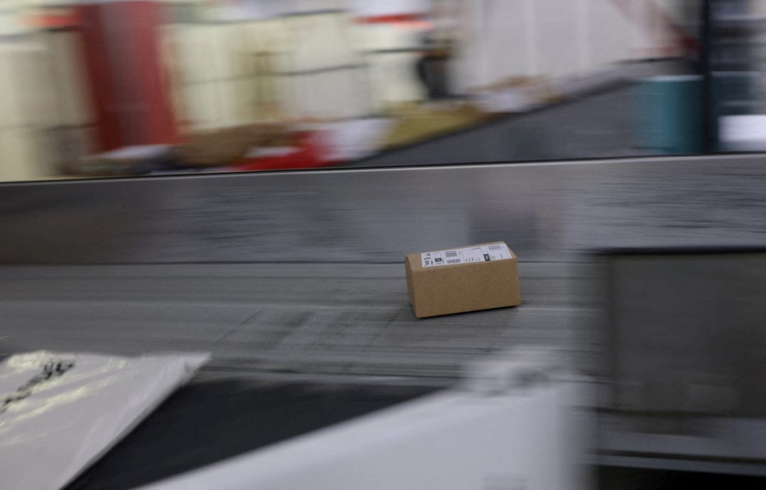 看世界/欧盟明年7月将对小额包裹征收3欧元关税