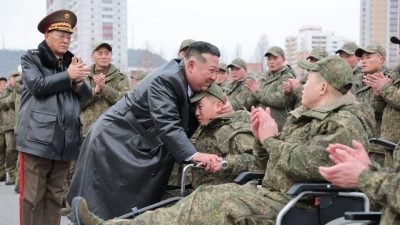 金正恩接见归国士兵 罕见承认朝军为俄罗斯排雷