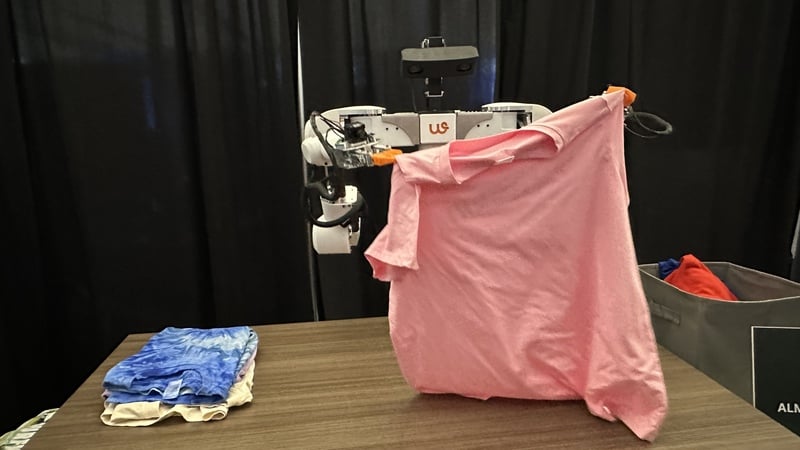  矽谷人形机器人峰会 机器人对答如流宛如实体ChatGPT走入日常