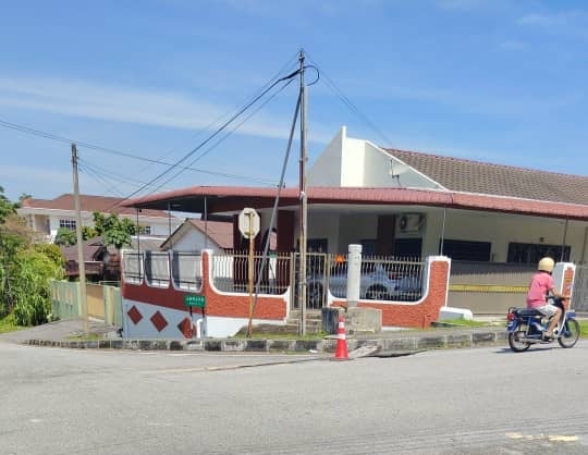 窃贼干案不果剪光纤破坏 654宗掀盖偷电缆捕465人