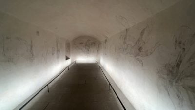 米开朗基罗躲避政争密室　满墙绝美手绘壁画数百年后曝光